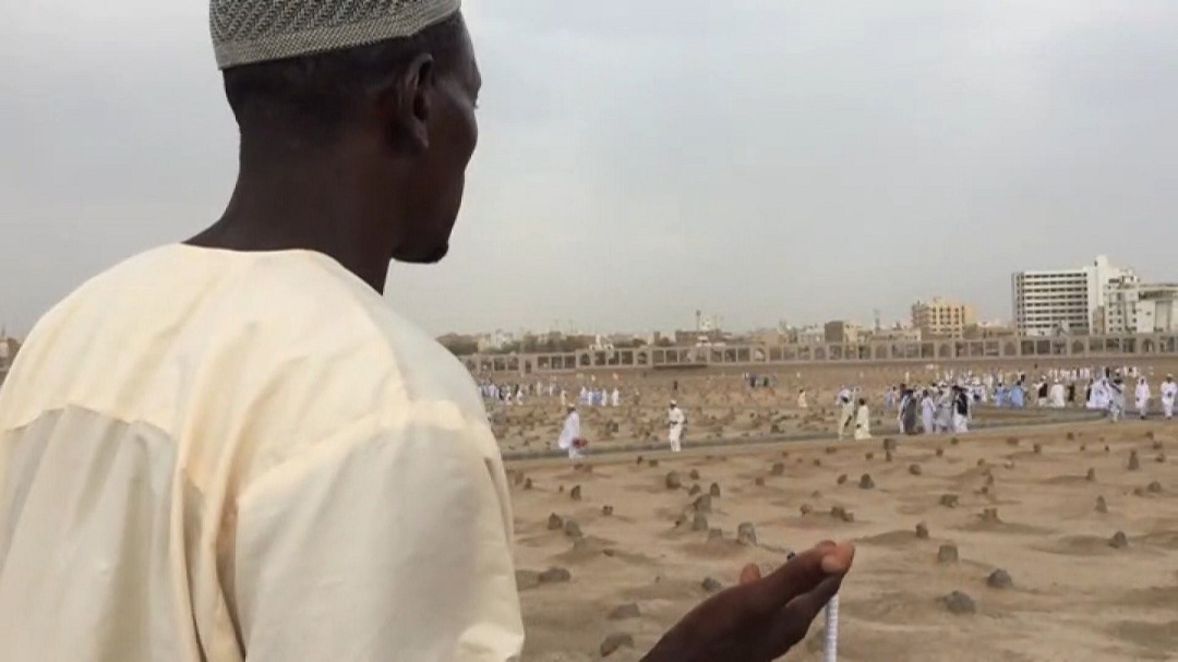 زیارت قبرستان بقیع