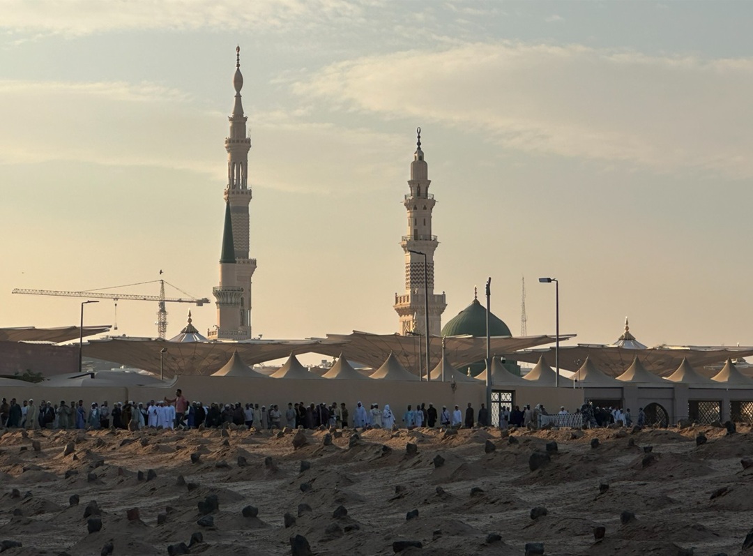 اولین زیارت بقیع؛ اشک‌ها، دلتنگی‌ها و آغاز شوق بی‌پایان زائران سرزمین وحی- ستاد حج و زیارت و اربعین صدا و سیما